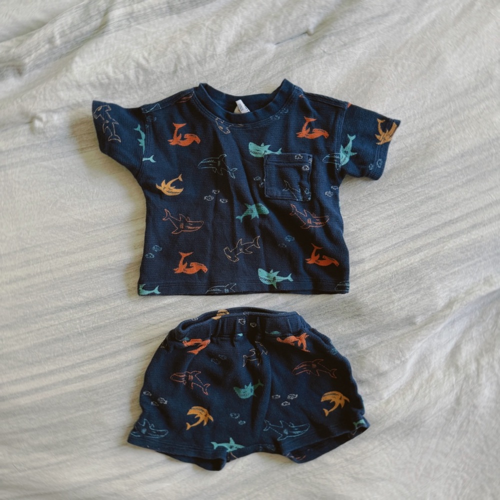 Old Navy Blue Shark Print Set